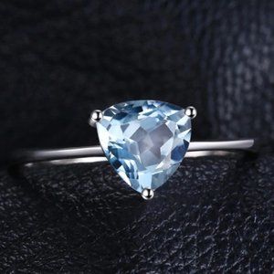 1.20 ctw Swiss blue Topaz Trillion Solitaire Silver Ring NEW